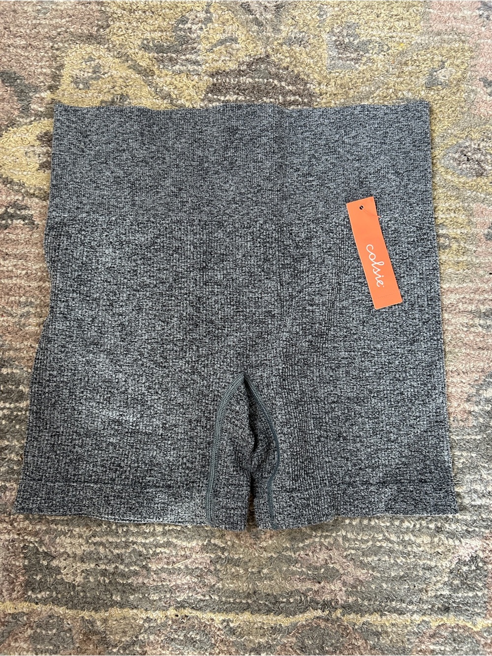 Colsie Gray Heathered Seamless Biker Shorts NWT Medium